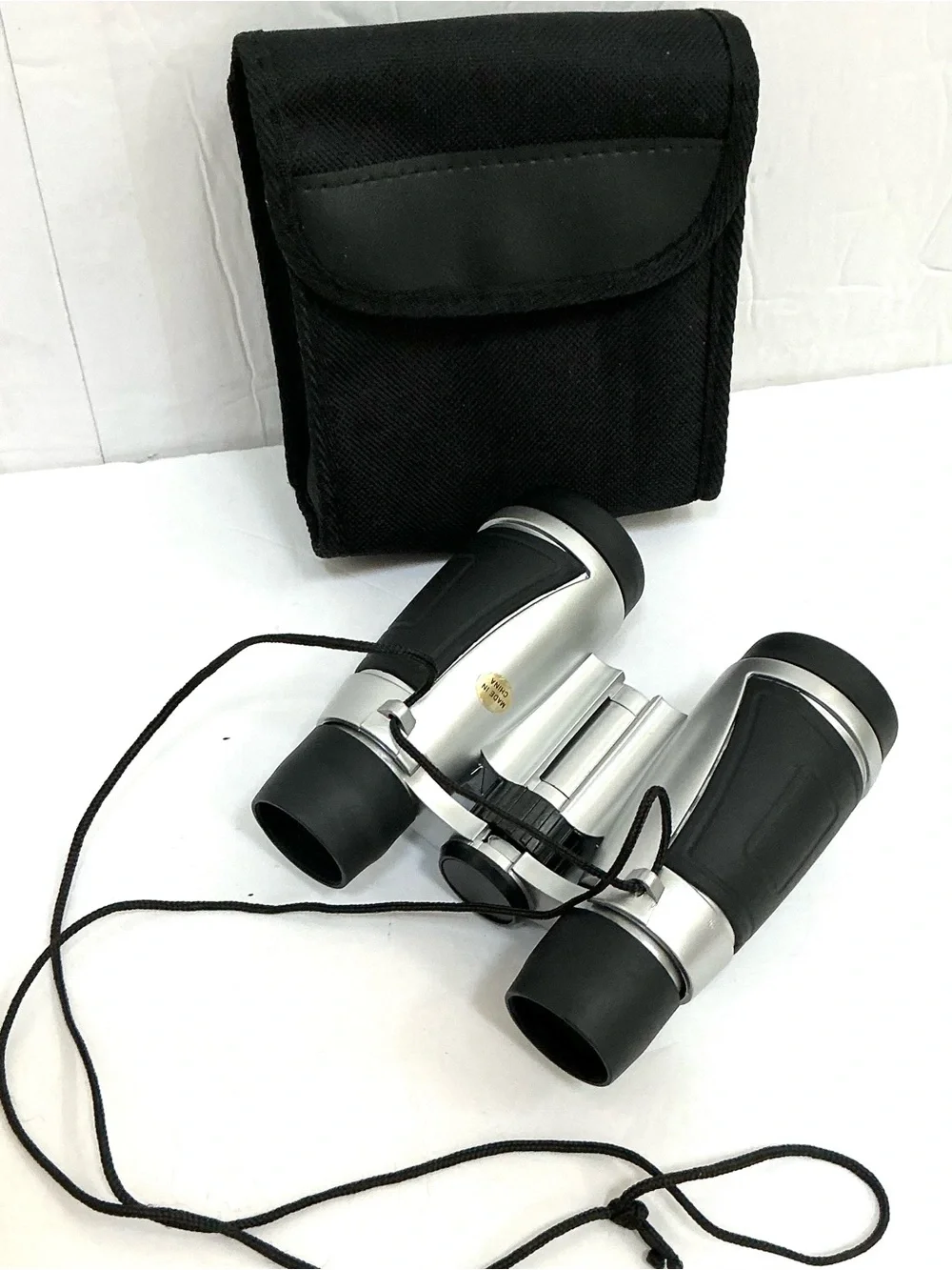 MAGNACRAFT 5×30 BINOCULARS in Silver and Black with Carry Case